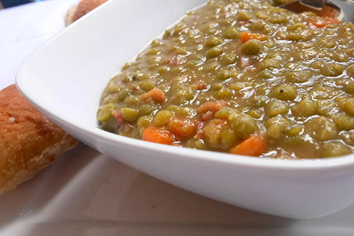 Pea soup with bacon