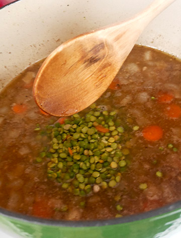 Pea soup cooking